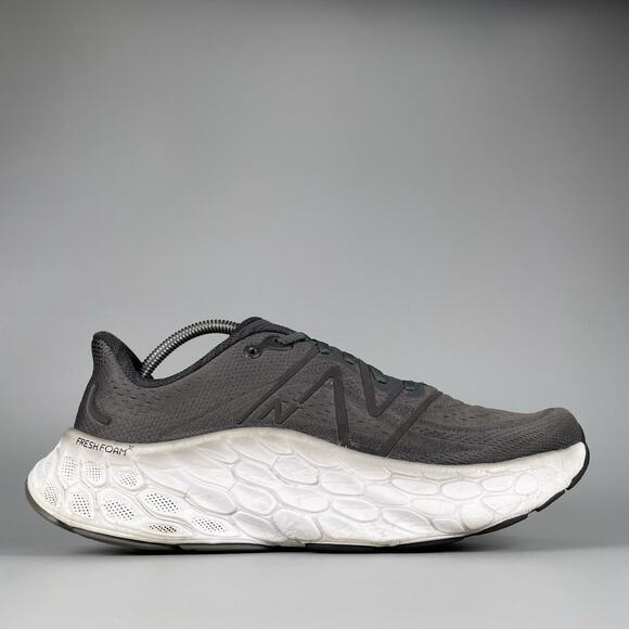 Athletic_Shoes